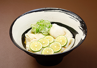 極太平打ち麺ぶっかけすだち
